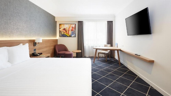 Holiday Inn Darling Harbour image 11