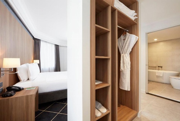 Holiday Inn Darling Harbour image 22
