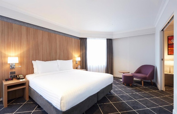 Holiday Inn Darling Harbour image 3